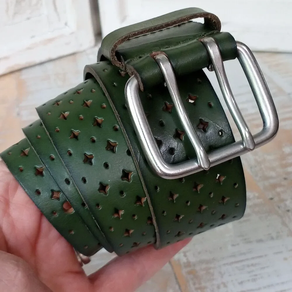 J. Jill Olive Green Leather Belt Small Star Cutout Boho Western Grunge Vintage